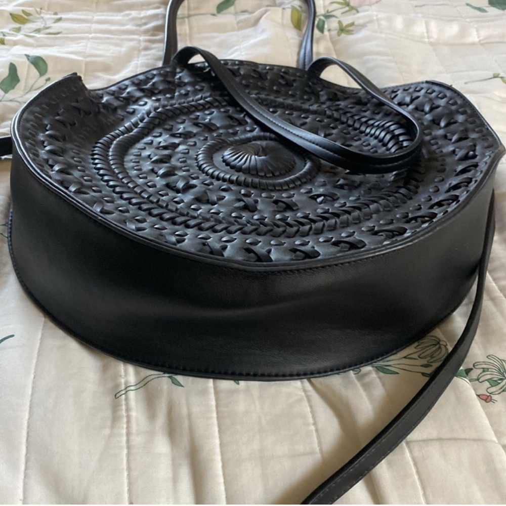Anthropologie Black Round Woven Leather Shoulder Bag - Picture 5 of 8